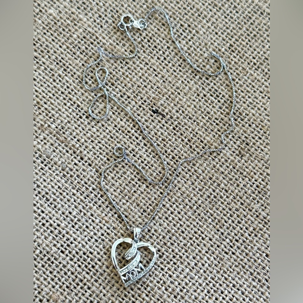 Like New Sterling Silver 925 Necklace with Mom Heart Pendant - Picture 2 of 6